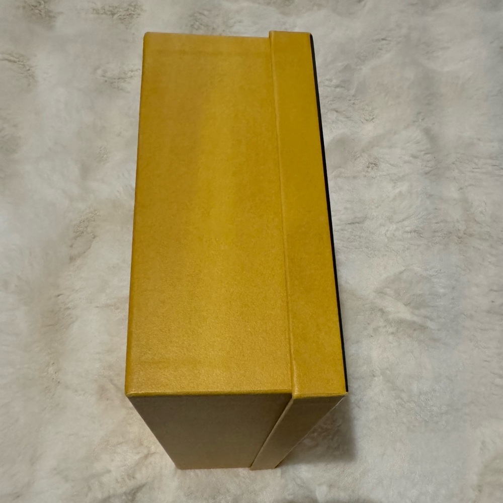 Fendi Yellow Box - Picture 8 of 10